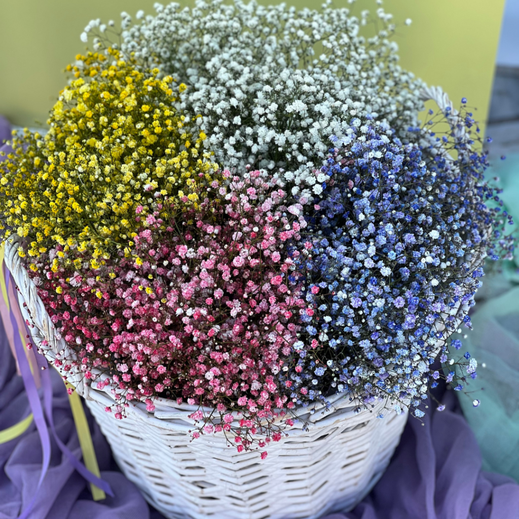 στολισμός βάπτισης με ουράνιο τόξο - πάνελ βάπτισης με πολύχρωμα λουλούδια
