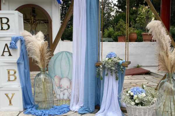 Στολισμός βάπτισης για αγόρι με μπαλόνια και ελεφαντάκι